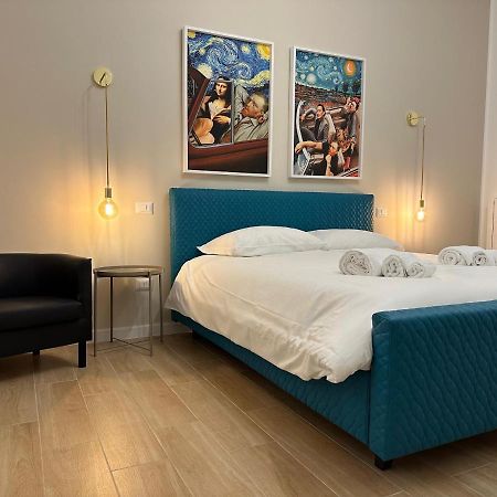 Nouvelle Vag - Apartment & Room Trani Eksteriør bilde